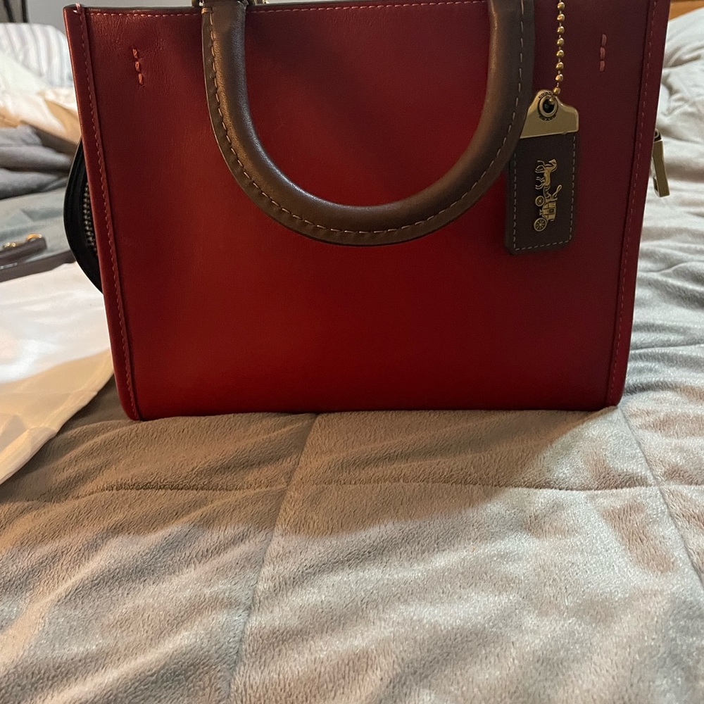 Gorgeous coach bag